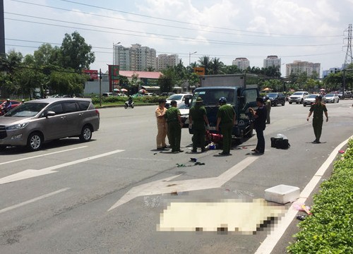 Người phụ nữ bị xe tải tông văng 5 m, tử vong ở Sài Gòn