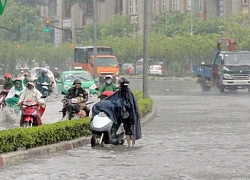 Thời tiết hôm nay: Bắc Bộ có mưa dông, Trung Bộ nắng nóng quay trở lại