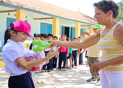 Tổ chức "Susann's Help for children": Đến Khánh Hoà trao 1.196 suất quà cho trẻ khó khăn