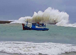 Áp thấp nhiệt đới hình thành trên biển Đông, cảnh báo sóng lớn cao 3m ở vùng biển phía Nam