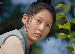 'Biệt Đội Hoa Hòe: Trung Tâm Mai Mối Joseon' tập 1-2: Sướng nhất Gong Seung Yeon, chưa gì đã được skinship 'no nê ' với 2 trai đẹp