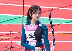 Đến hẹn lại lên, Tzuyu (TWICE) tiếp tục gây sốt nhờ nhan sắc và tài bắn cung tại đại hội thể thao Idol