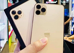 Giữa đêm, khách vẫn chờ xem iPhone 11 Pro Max đầu tiên về Việt Nam