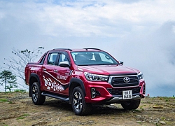 Hilux giá sốc có vẽ lại bàn cờ phân khúc xe bán tải?