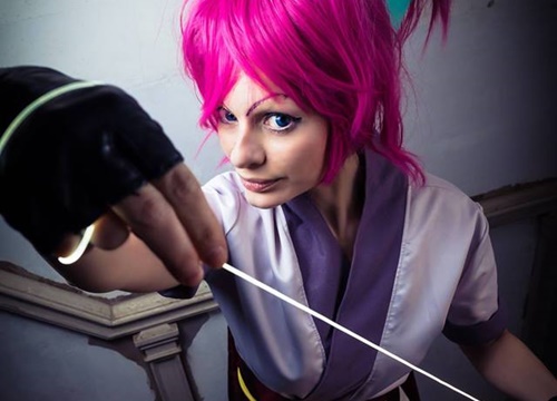 Machi phiên bản cosplay của Neoqueenhoneybee trông có vẻ.... khác lạ so với phiên bản gốc