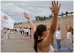 Màn trình diễn yoga kêu gọi không xây tường biên giới Mỹ-Mexico