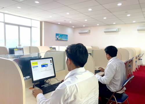 Nam A Bank đưa công nghệ ngân hàng hiện đại 4.0 đến sinh viên TP HCM