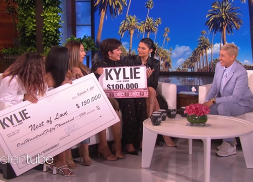 "Tỷ phú" Kylie Jenner khai pháo mùa 17 của "The Ellen show" bằng phần quà 1 triệu đô la