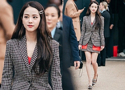 Nữ thần Jisoo (BLACKPINK) gây náo loạn trời Anh: Quá xinh và sang như tiểu thư quý tộc, ảnh chụp vội gây choáng