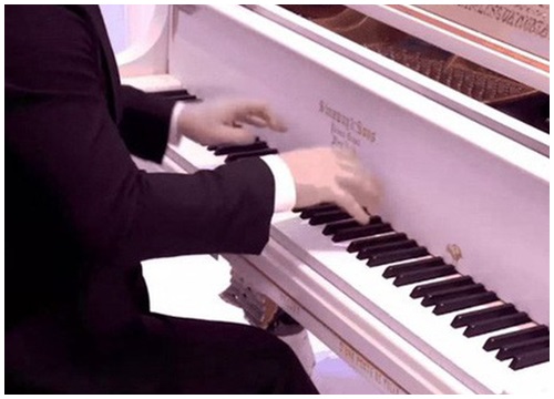 So sánh tiếng đàn piano giá chỉ 11 triệu và giá 60 tỷ xem có gì khác nhau?