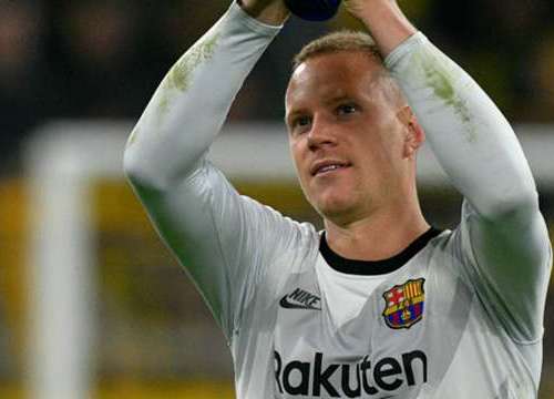 Barca thoát thua nhờ pha cản phá phạm luật của Stegen