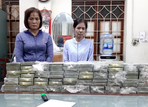 Bắt quả tang 3 phụ nữ đang giao dịch 80 bánh heroin