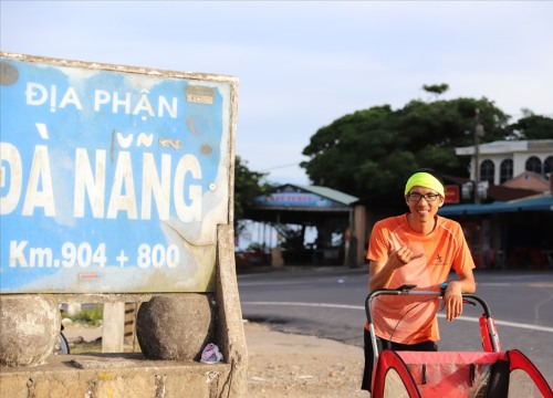 Chàng trai chạy 1.800km xuyên Việt "cùng" chú lính chì Thiện Nhân