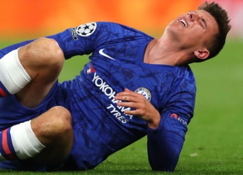 Chelsea "thiệt đơn, thiệt kép" sau trận thua trước Valencia