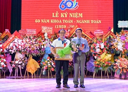 Hai khoa đào tạo sư phạm đầu tiên của Trường ĐH Vinh kỷ niệm 60 năm ngày thành lập