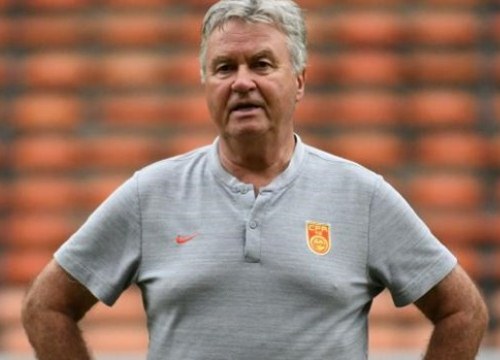 HLV Guus Hiddink bị sa thải sau trận thua đội tuyển U22 Việt Nam