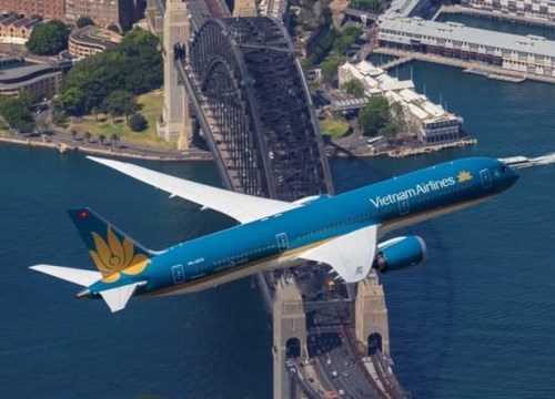 Máy bay Boeing 787 Vietnam Airlines suýt hạ cánh mà chưa bung càng?