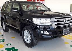 Toyota Land Cruiser gặp khó về Việt Nam, đại lý lại tranh thủ làm giá kiếm lời