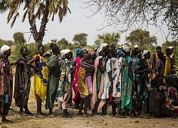 Công ty TQ, đại gia Anh, lái buôn súng Mỹ vơ vét tài sản Nam Sudan