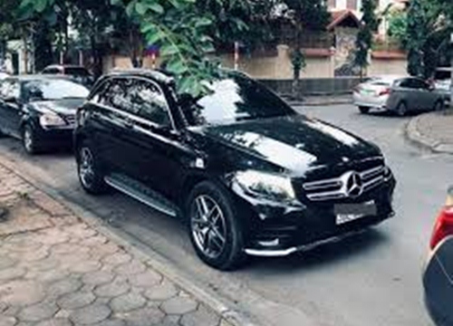 Bị trộm gương chiếu hậu, chủ xe Mercedes nhận báo giá hơn 100 triệu đồng để thay