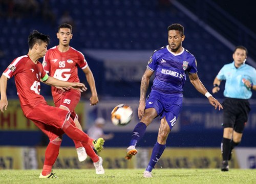 Kiệt tác V-League: Bùi Tiến Dũng tung móc "xe đạp chổng ngược" như Ronaldo