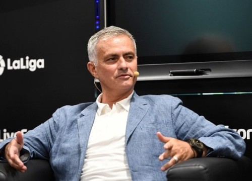 Mourinho lên tiếng trước tin đồn thay Zidane ở Real