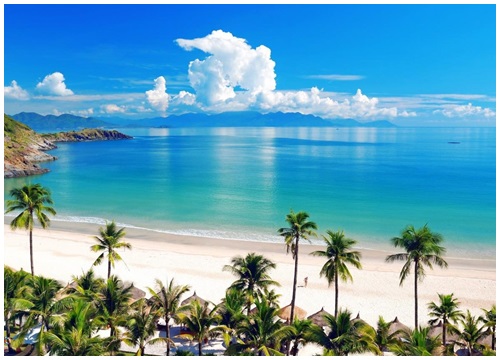 Ở Nha Trang sóng tựa như mây