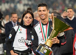 Ronaldo sắp cưới mỹ nhân: Nghe lời mẹ đẻ, thích làm &#8220;chuyện người lớn&#8221; hơn ghi bàn