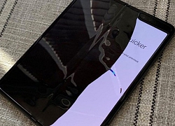 Samsung khuyến cáo người dùng Galaxy Fold 'không chạm quá mạnh vào màn hình để tránh làm hỏng máy'