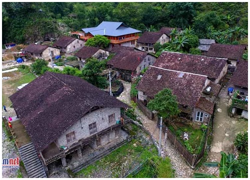 Tận mắt chiêm ngưỡng làng nhà sàn đá đặc biệt nơi biên cương Cao Bằng