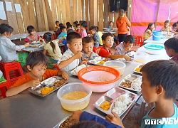 Xây thư viện, thắp sáng tương lai cho học trò nghèo vùng khó