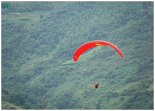 Yên Bái tổ chức Festival dù lượn "Bay trên mùa vàng"