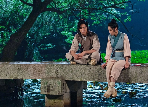 'Biệt đội hoa hòe: Trung tâm mai mối Joseon' thắng thế 'Lãng khách', Park Ji Hoon đứng đầu danh sách nam diễn viên nổi tiếng nhất tuần