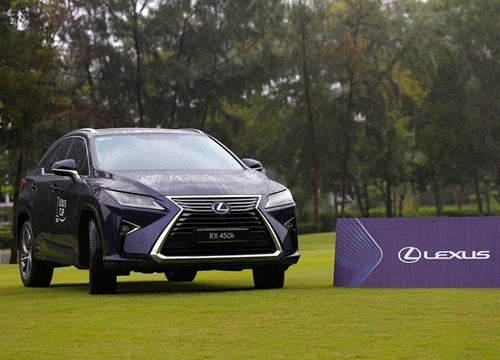 Đi thi đấu golf thử xe sang là trải nghiệm đặc biệt tại Lexus Cup