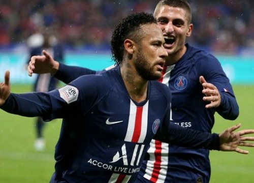 Neymar: "Chúng tôi đang cải thiện từng trận đấu"