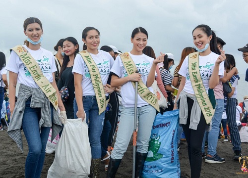 Phương Khánh cùng hàng ngàn người dân Philippines xuống biển dọn rác