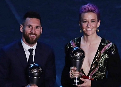 Ronaldo đón quà đặc biệt xoa dịu nỗi đau thua Messi giải "The Best"