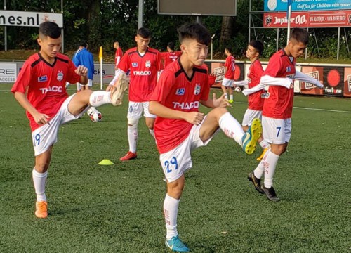 Tuyển U18 HAGL JMG đang toàn thắng trong chuyến tập huấn tại Hà Lan