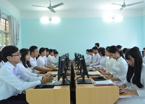 Đà Nẵng: Khánh thành Phòng Tin học do Bí thư Thành ủy kêu gọi tài trợ