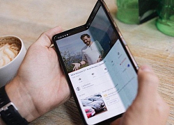 Galaxy Fold của phóng viên TechCrunch bị lỗi màn hình chỉ sau một ngày sử dụng