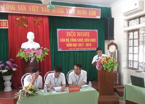 Giáo viên, học sinh mệt mỏi khi vào mùa hội nghị