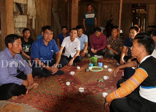 Hội Nông dân Mộc Châu trao tặng "Mái ấm cho hội viên nghèo"