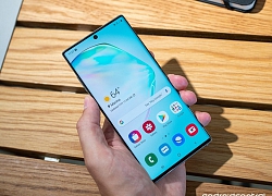 Rẻ bằng nửa nhưng màn hình OnePlus 7T lại đẹp ngang ngửa Galaxy Note 10 plus