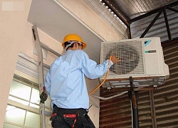 Thanh niên đi sửa máy lạnh gặp cọc tiền 500k của chủ nhà và có ý tốt trả lại nhưng không ngờ lại gây họa cho anh chồng