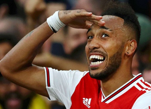 Aubameyang cân bằng kỷ lục của huyền thoại Bergkamp sau 22 năm