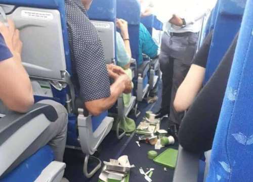 Bamboo Airways nói gì vụ máy bay rung lắc, đồ ăn rơi tung toé?