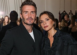 David Beckham ngọt ngào nắm tay vợ dự sự kiện giữa tin đồn ly hôn