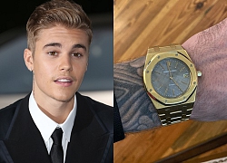 Khoe đồng hồ 800 triệu tự thưởng ngày cưới, Justin Bieber vô tình để lộ lễ phục, ơn giời không phải quả chuối và màu hồng!