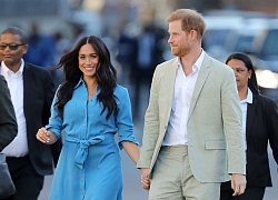 Meghan Markle mập lên thấy rõ sau khi sinh nở, nhưng kiểu váy trẻ trung mà thanh lịch này đã &#8220;cứu&#8221; bà mẹ một con