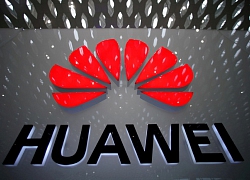 Trong lúc Washington ra sức chiến đấu, Matxcơva lại mở cửa chào đón Huawei